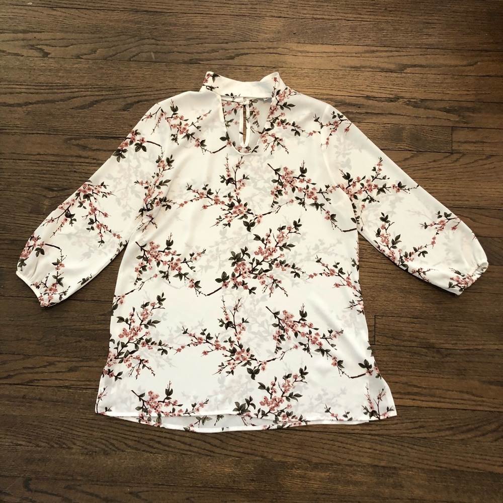 Stevie Hinder floral choker top. Size small.